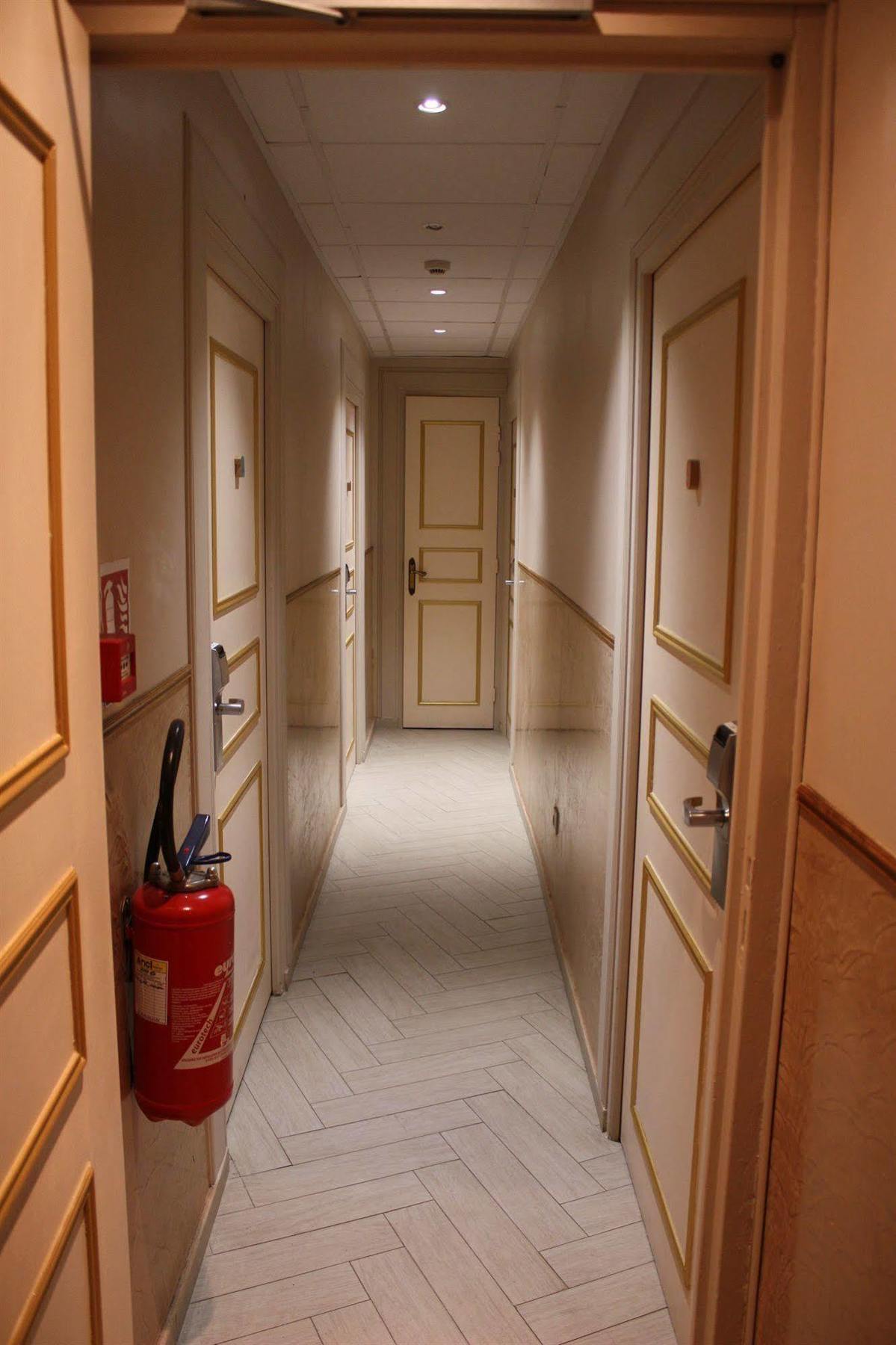 Arcotel Cannes 4 Minutes Du Palais Des Festivals - New Management New Team - Old Revievv Bagian luar foto